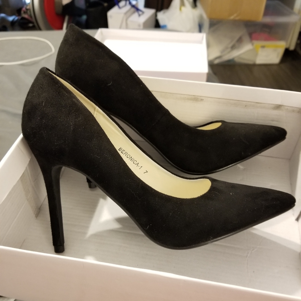 Cape Robbin Clasic Pump in Black